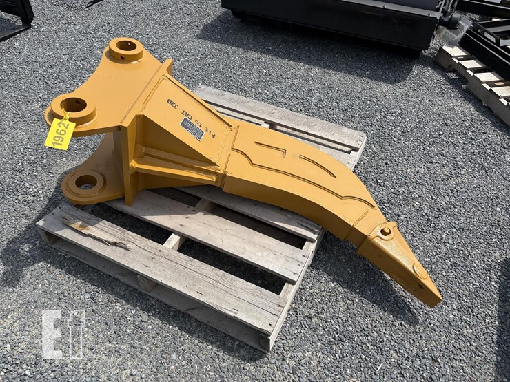 caterpillar-320-image-1