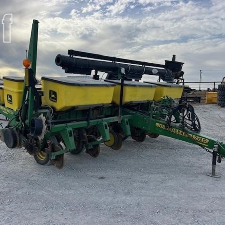 JOHN DEERE 1750