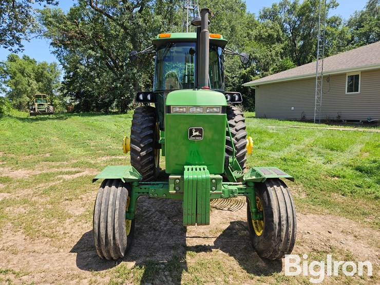 1992-john-deere-4255-image-2