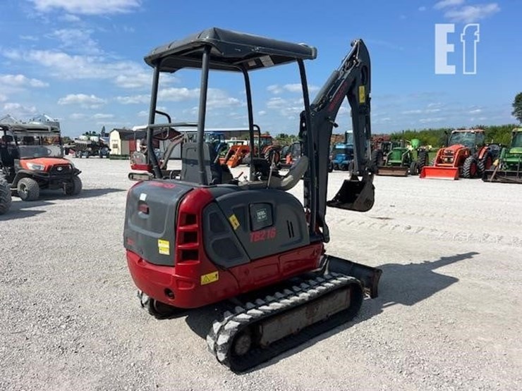 takeuchi-tb216-image-6