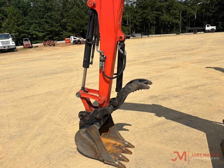 2021-kubota-kx033-4-image-12