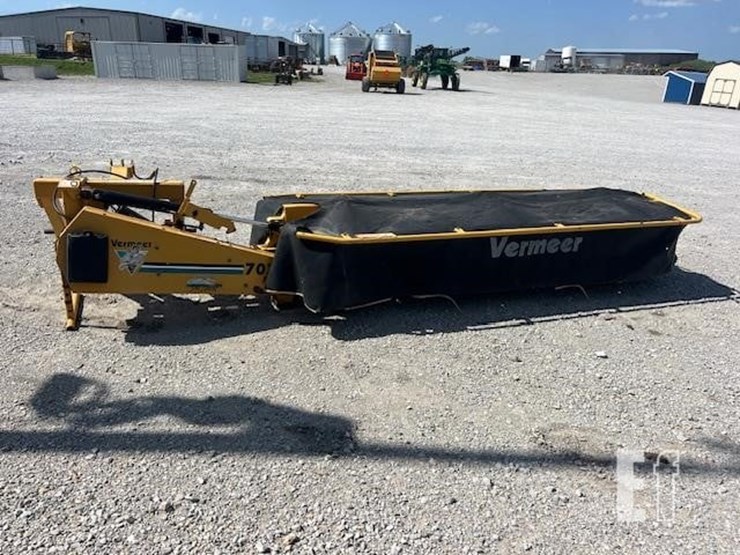 2004-vermeer-m7030-image-10