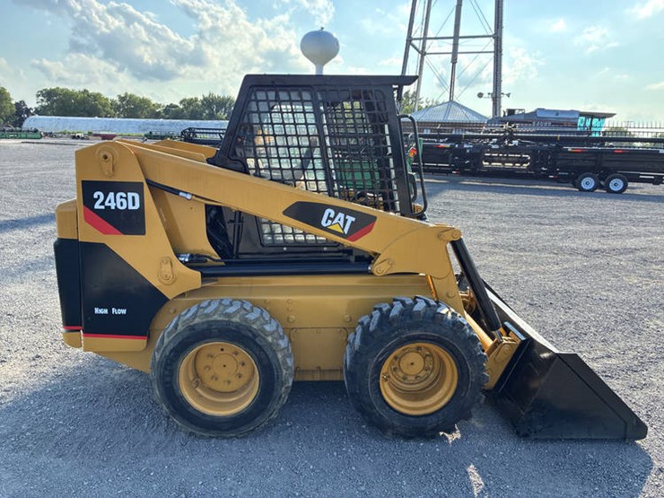 2019-caterpillar-246d-image-7