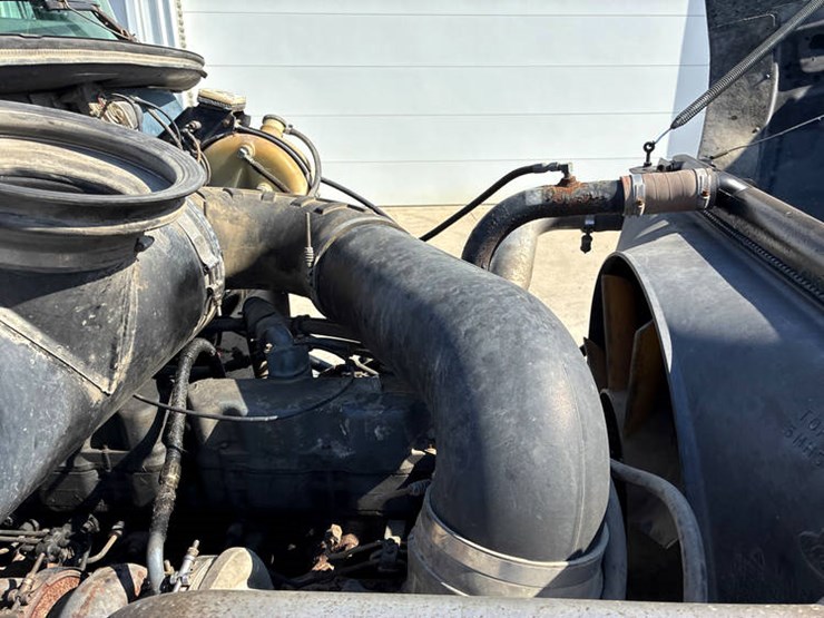 1996-mack-ch613-image-70