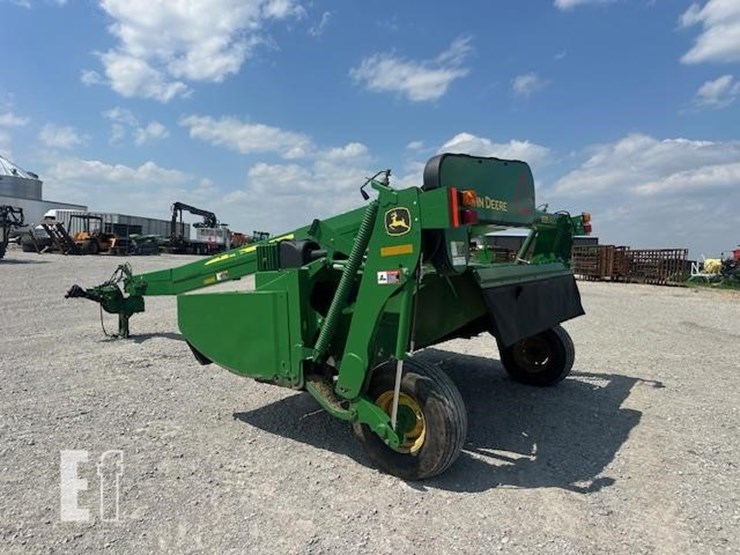 2017-john-deere-835-image-2