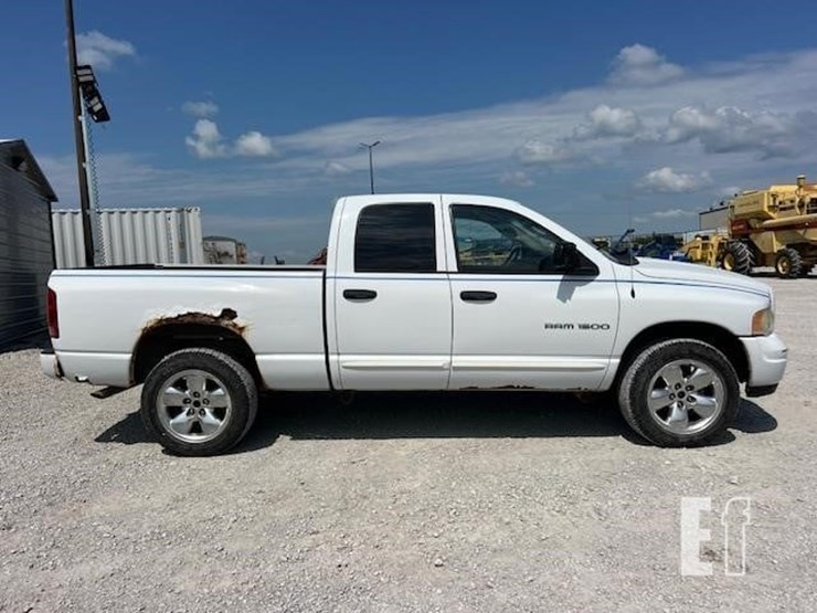 2004-dodge-ram-1500-image-2