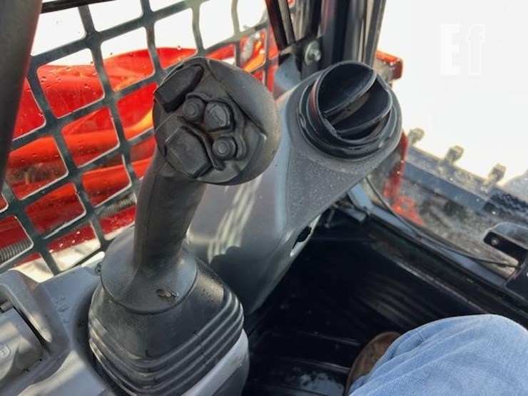 kubota-svl97-2-image-29