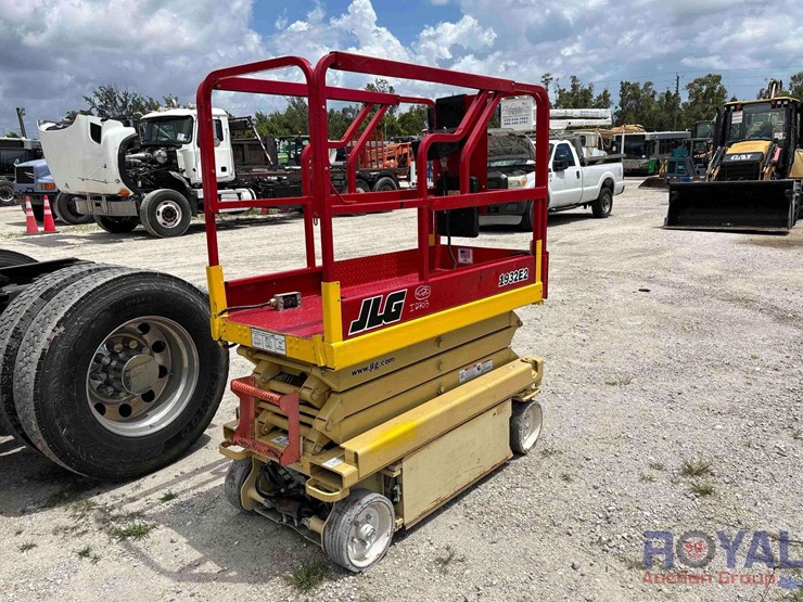 jlg-1932e2-image-1