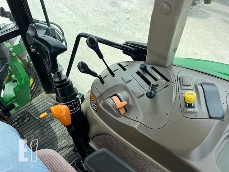 john-deere-6105d-image-41