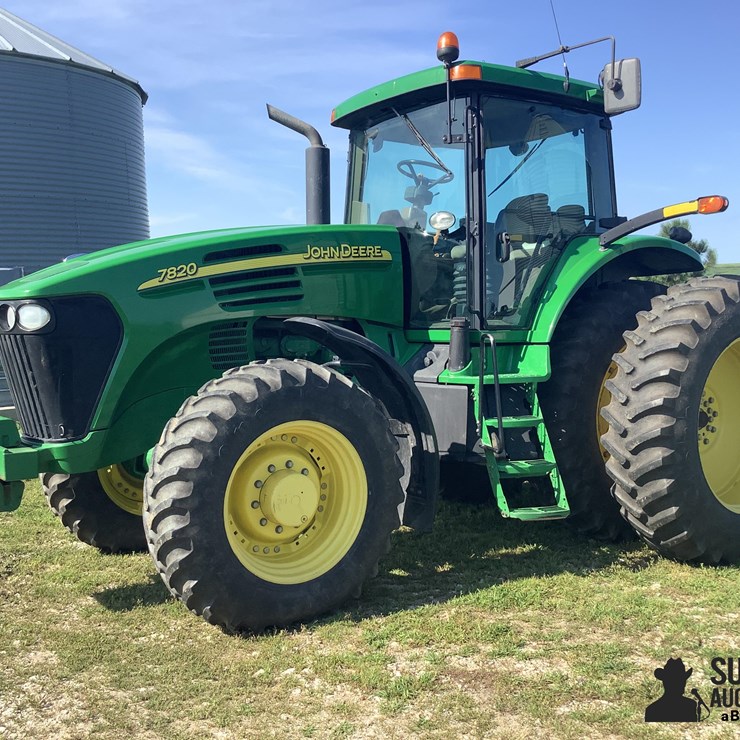 2004 JOHN DEERE 7820