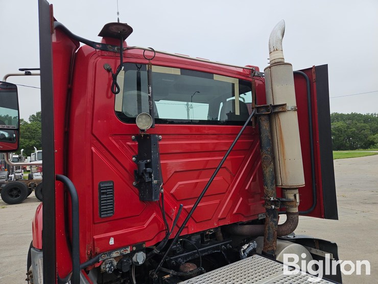 2014-international-prostar-image-20