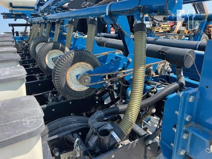 2008-kinze-3800sds-image-18