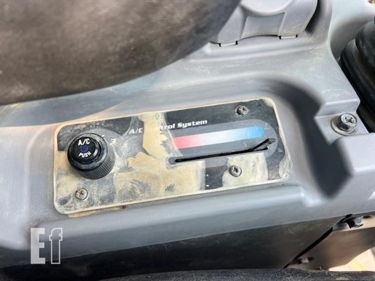 kubota-svl97-2-image-32