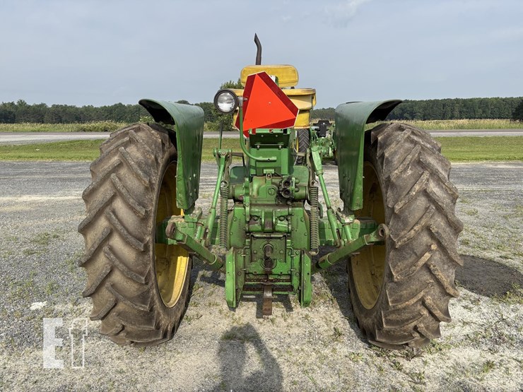 1965-john-deere-2010-image-4