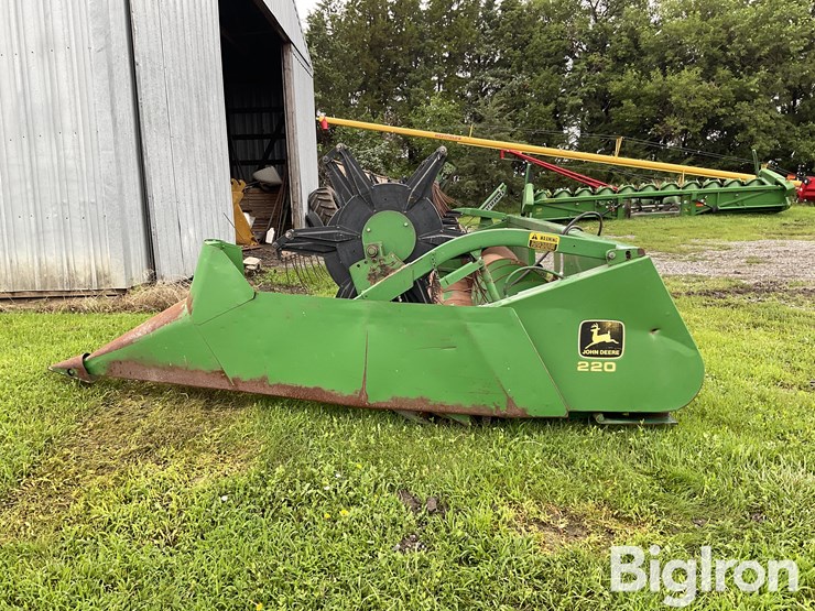 1987-john-deere-220-image-8