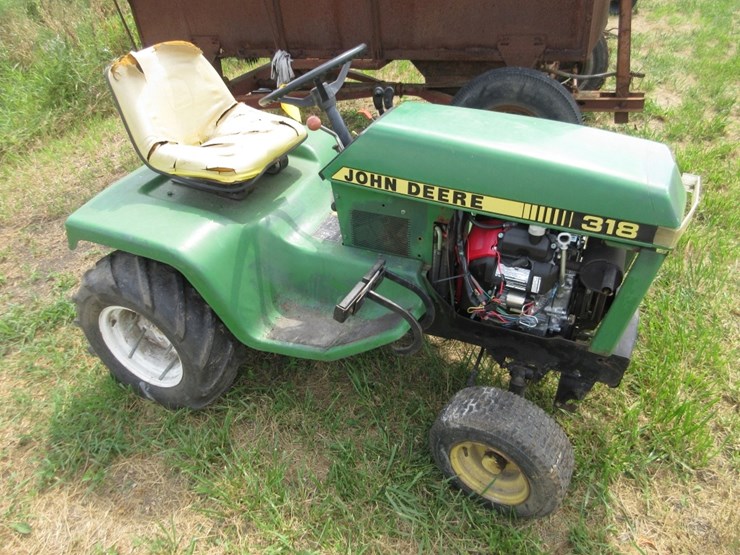 john-deere-318-image-2