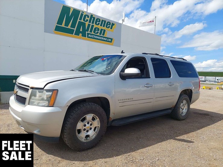 2011-chevrolet-suburban-image-1