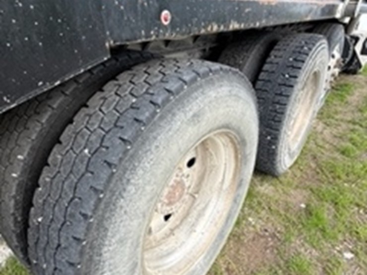 2012-kenworth-t800-image-18
