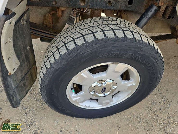 2016-ford-f150-image-32