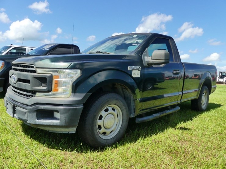 2020-ford-f150-xl-image-1