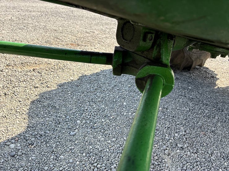 1958-john-deere-820-image-34