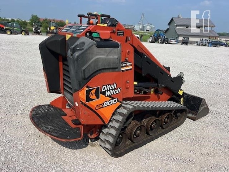 2021-ditch-witch-sk800-image-3