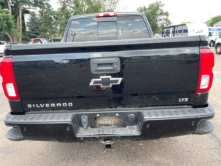 2018-chevrolet-silverado-1500-z71-image-24