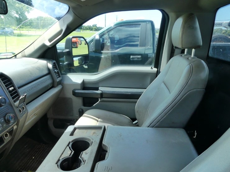 2019-ford-f350-xl-image-13