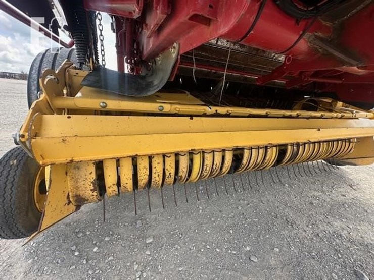 2010-new-holland-br7090-image-22