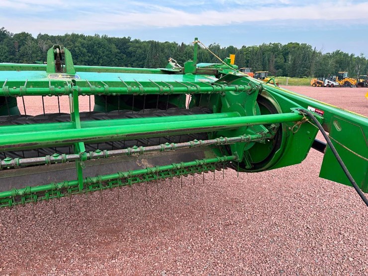 john-deere-820-image-11