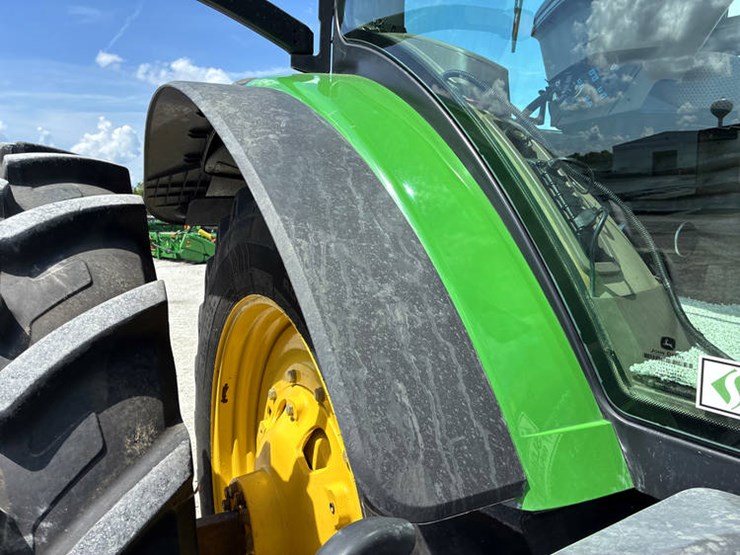 2018-john-deere-8400r-image-23