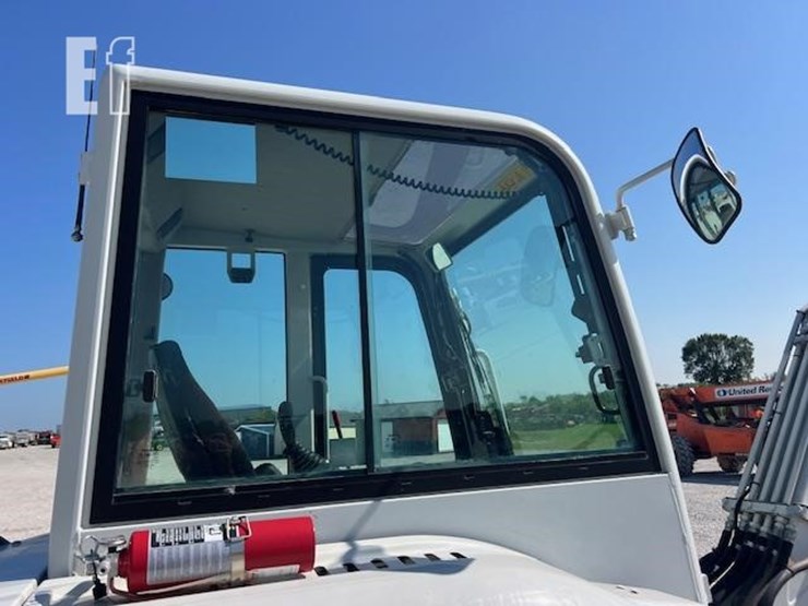 takeuchi-tb235-2-image-16