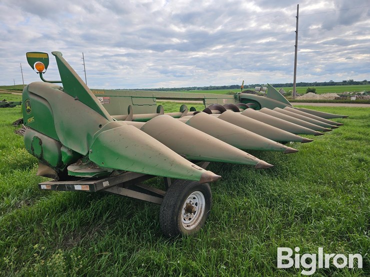 2010-john-deere-608c-image-3