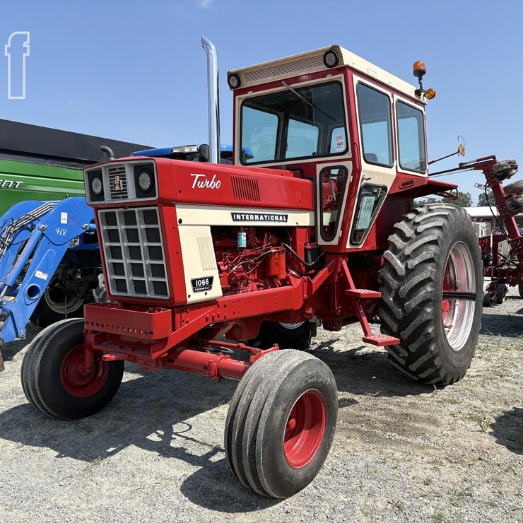 1972 INTERNATIONAL 1066