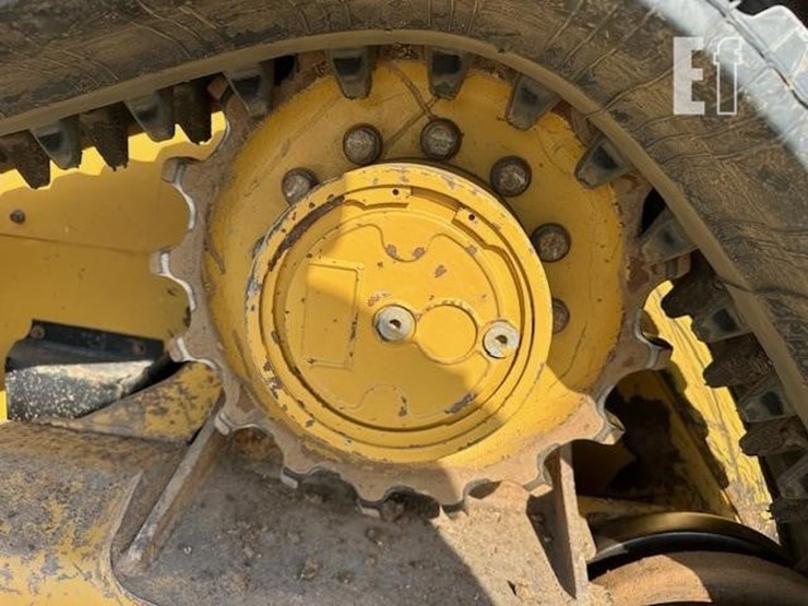 2015-caterpillar-299d-image-10