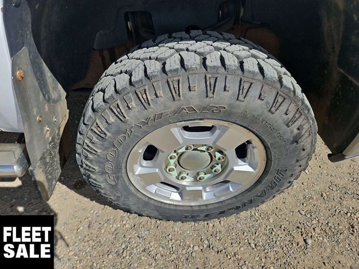 2012-chevrolet-silverado-2500hd-image-27