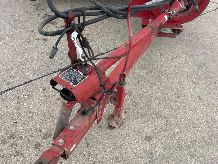 new-holland-311-image-10