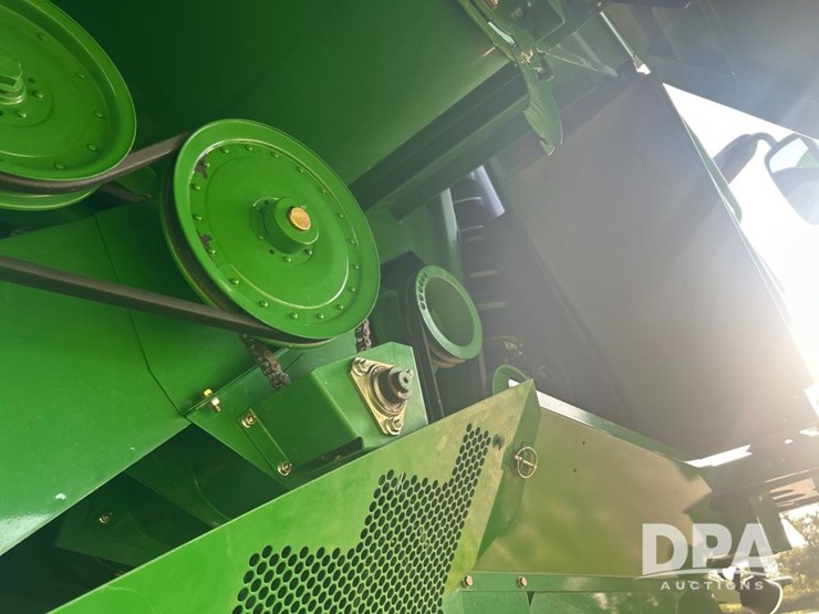 2013-john-deere-s670-image-56