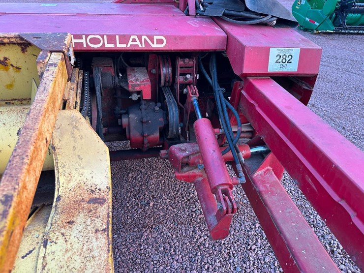 new-holland-790-image-11