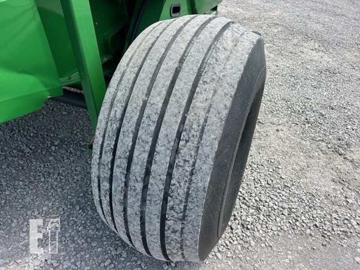 john-deere-560m-image-21