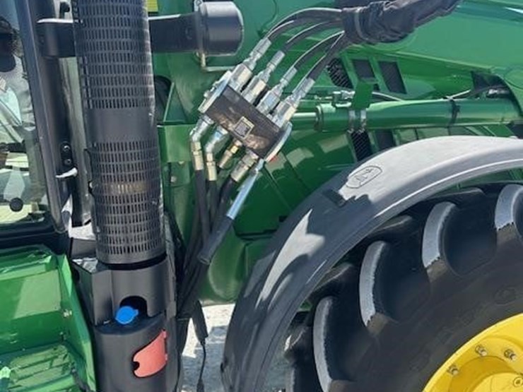 2013-john-deere-6125r-image-14