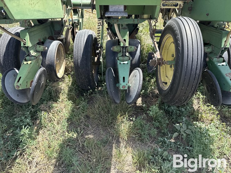 john-deere-7000-image-17