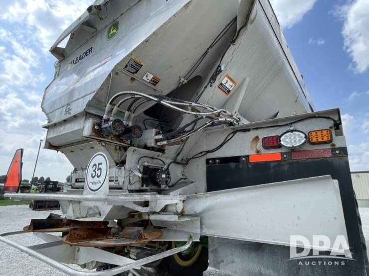 2021-john-deere-f4365-image-7