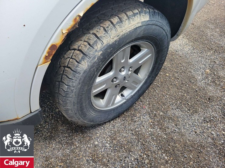2008-ford-escape-hybrid-image-12
