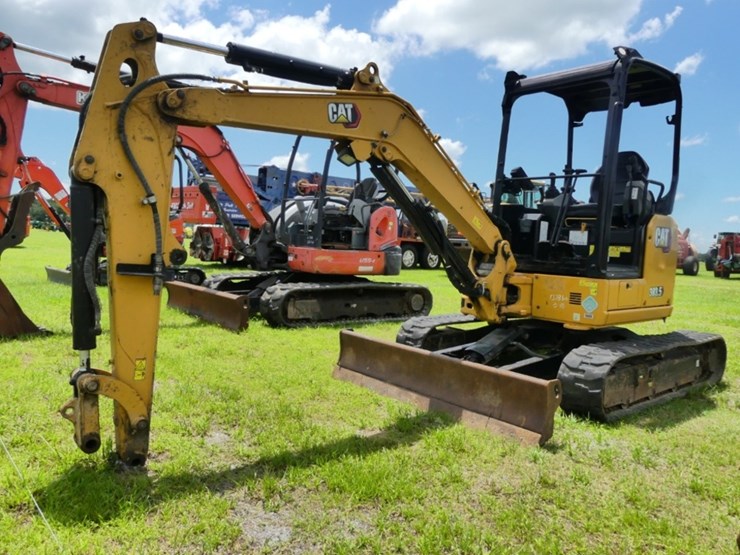 caterpillar-303.5-image-2