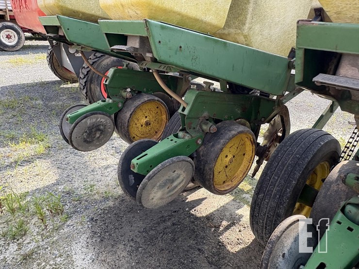 john-deere-7000-image-13