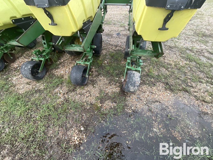 2013-john-deere-1720-image-14