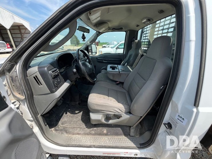 2007-ford-f450-xl-image-43