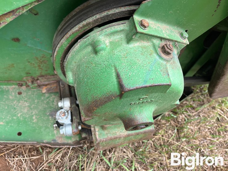 john-deere-220-image-10