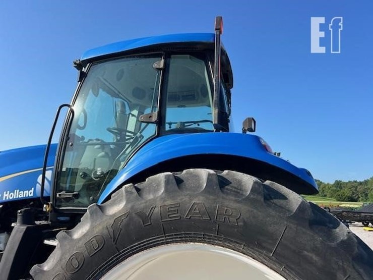 new-holland-t8020-image-27